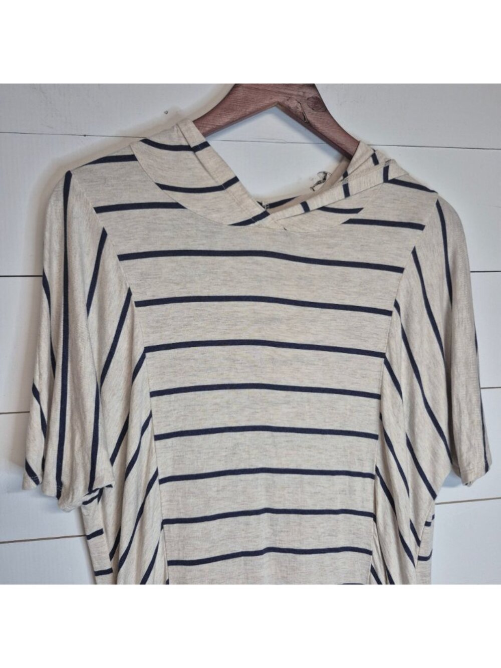 Chicos Zenergy Women's Striped Hooded Tunic Top Size 0 - Picture 2 of 7